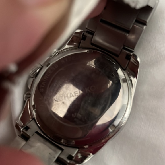 Men’s Michael Kors Watch - Picture 2 of 2